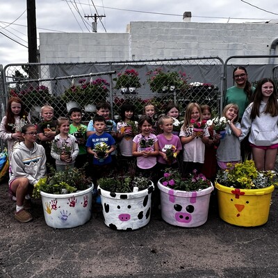 Cloverbuds planter party!